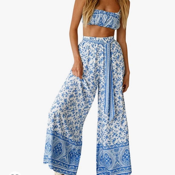Cute set never worn